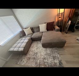 🔥 Ashley Gray Sectional only – $250 OBO! MUST GO TODAY (Easy Ground Floor Pickup)