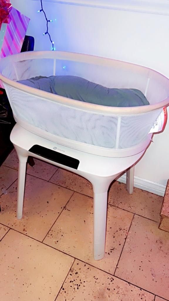 4 Moms Bassinet