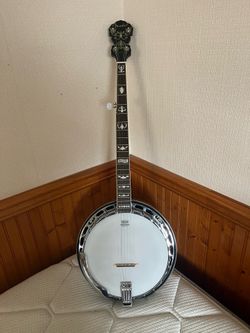 FENDER  FB. 58.   BANJO   w/. HARD CASE