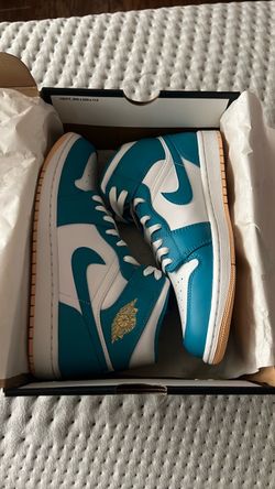 NWT! Nike AJ1 Mid