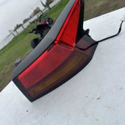 Nissan Altima 19-22 Passenger Taillight 