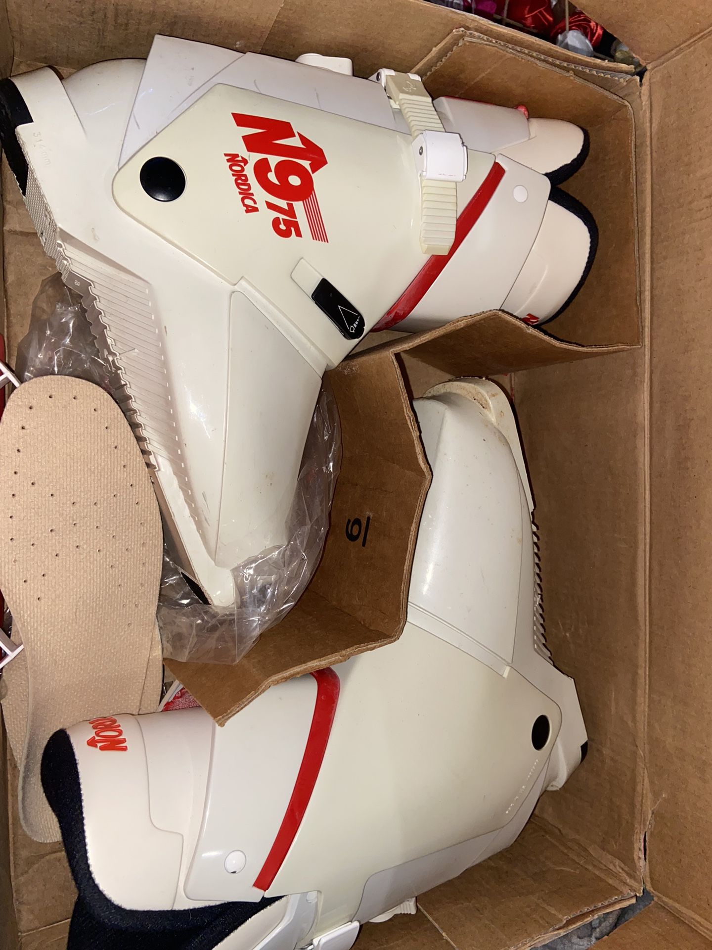 Nordica N995 Size 27 Made In Italy Ski Boots Vintage