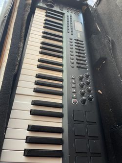 M-AUDIO USB MIDI AXIOM 49 KEYBOARD Semi Weighted MIDI CONTROLLER WITH CASE 