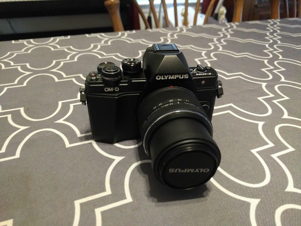 Olympus OM-D E-M10 MkII mirrorless digital camera