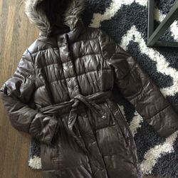 WOMENS OLD NAVY LONG PUFFER COAT PARKA WITH FAUX FUR LINED HOOD AND BELTED WAIST ZIPS AND SNAPS SIZE M