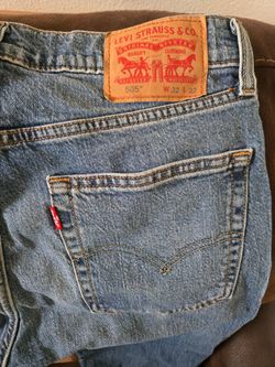 Men Levi's pants