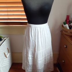 White Lace Cotton Skirt Lined With Elastic Waist Size Large