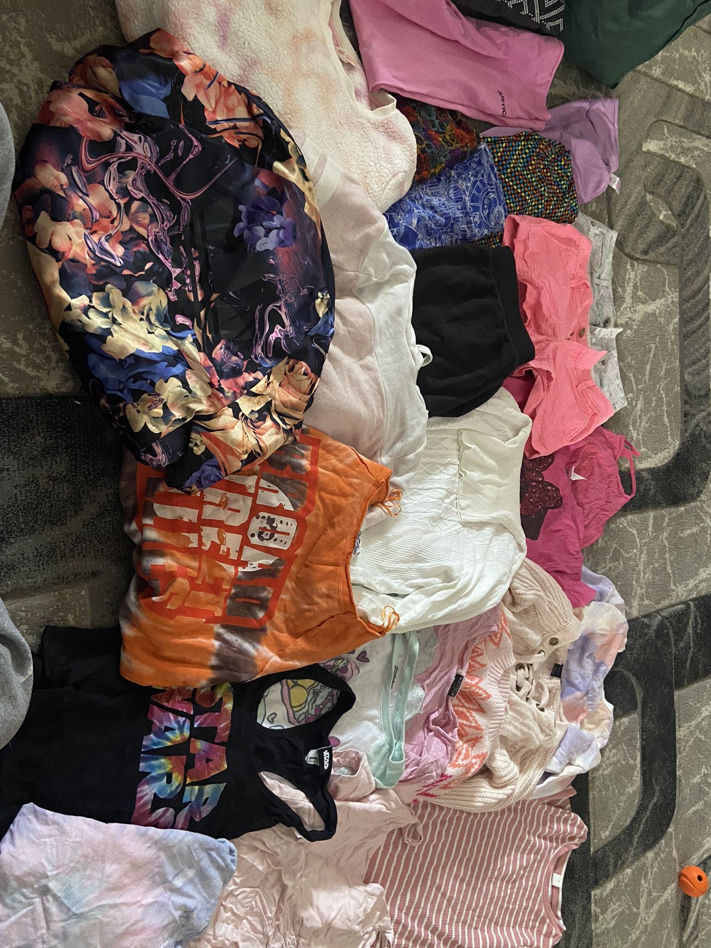 Girls SIZE 14/16 clothing Lot