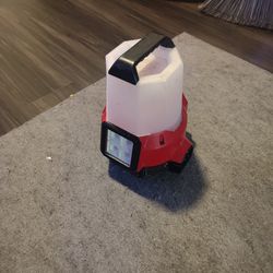 Milwaukee 2200 lumens job site light with battery $50