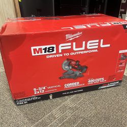 Milwuakee M18 Fuel Brushless Dual Bevel Miter Saw 195167
