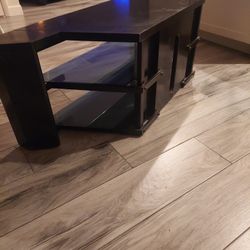 💥 Sturdy Glass TV Stand – Retro 2000s Look – Fits Up to 55” TVs!
