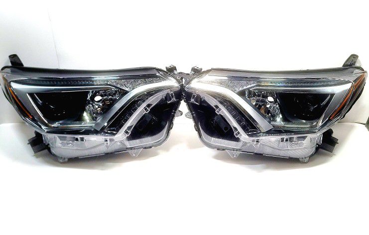 Headlights For 16-18 Toyota RAV4