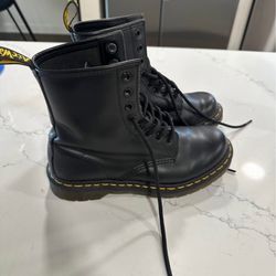 DOC MARTENS 