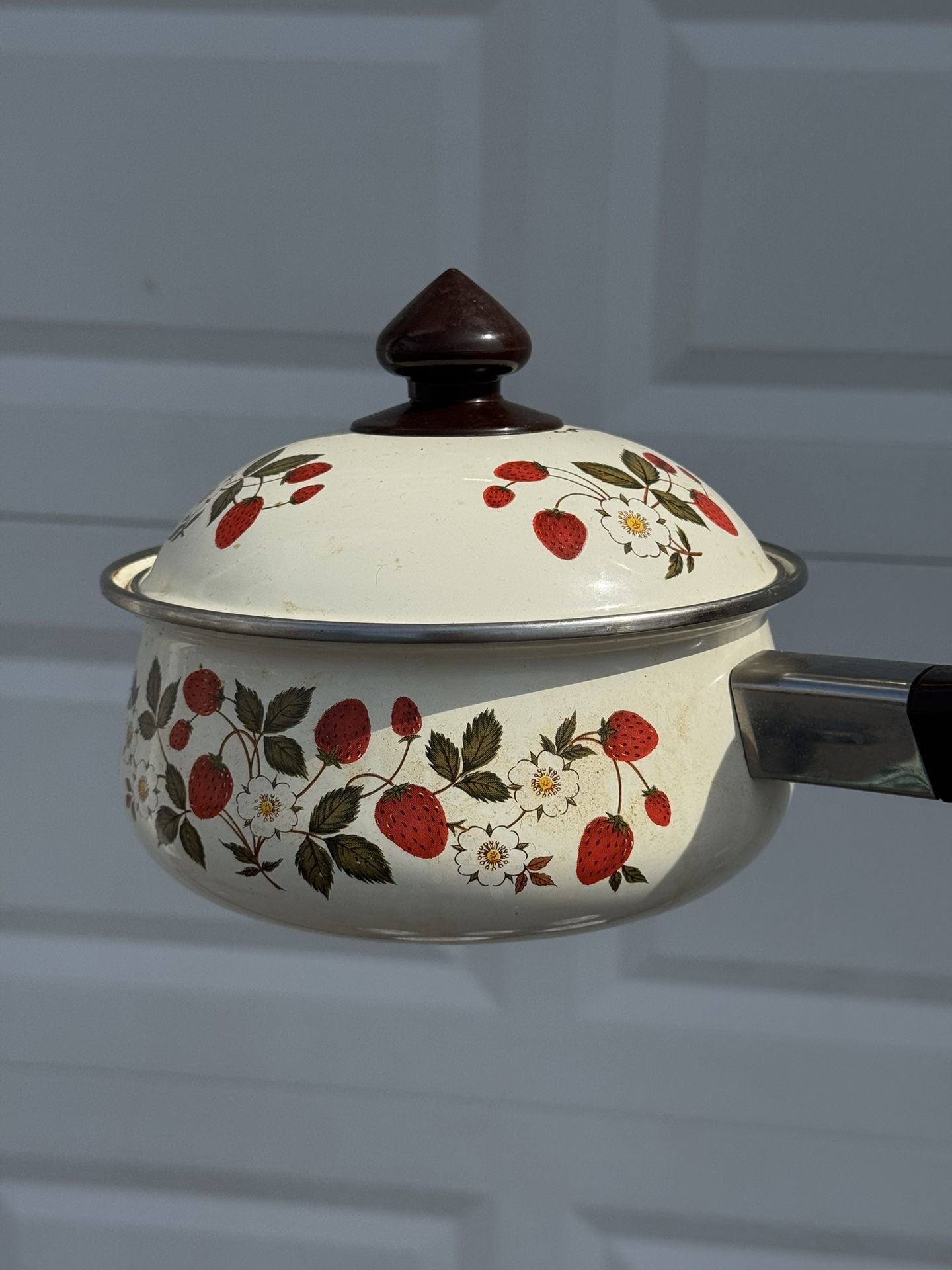 Sheffield Strawberries N Cream Vintage