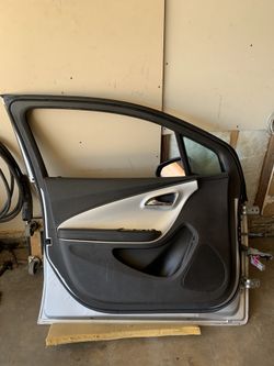 2011-15 Chevy Volt Driver Side Front Door Complete Local Only