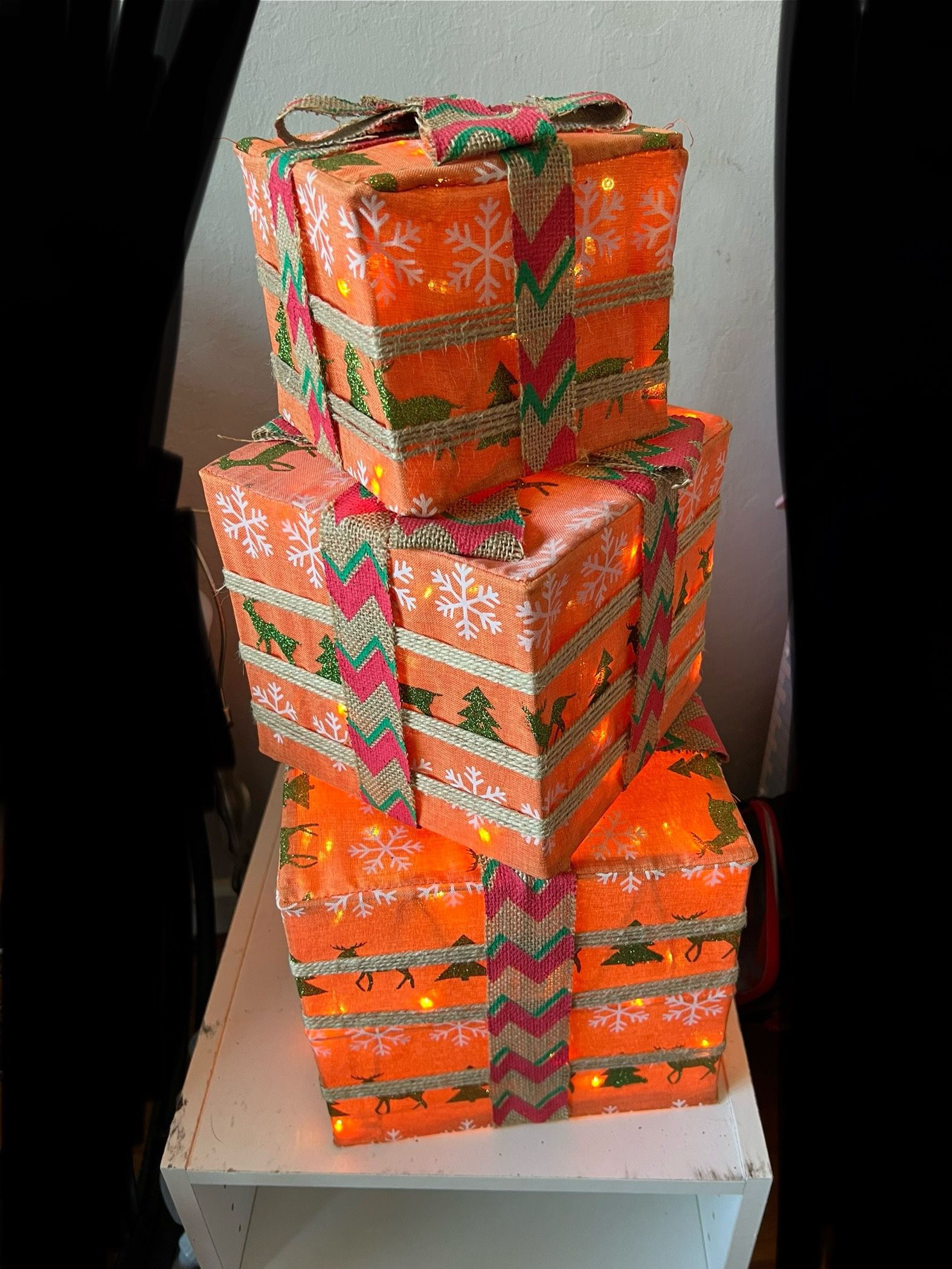 Holiday decorative boxes