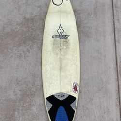 Nezzy Surfboard 5'8 for Sale in Carlsbad, CA - OfferUp