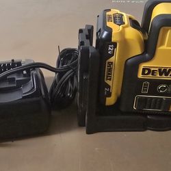 DeWalt 12V MAX* 5 Spot-Cross Line Green Laser