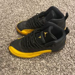 Jordan 12 “university gold”