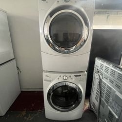 Washer And Dryer Whirlpool 27”