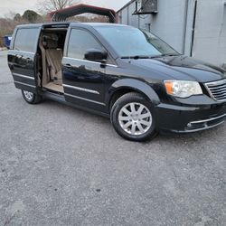 2014 Chrysler Town & Country 