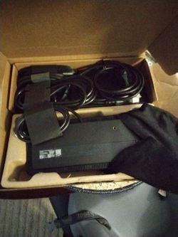 Dell Dock SD25TB4 PRO THUNDER HUB WITH ACCESSORIES