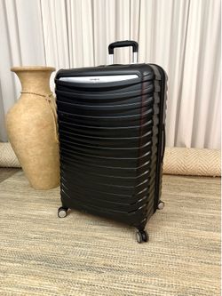 Samsonite Spin Tech 6 Large Check-in Spinner Suitcase  31 "