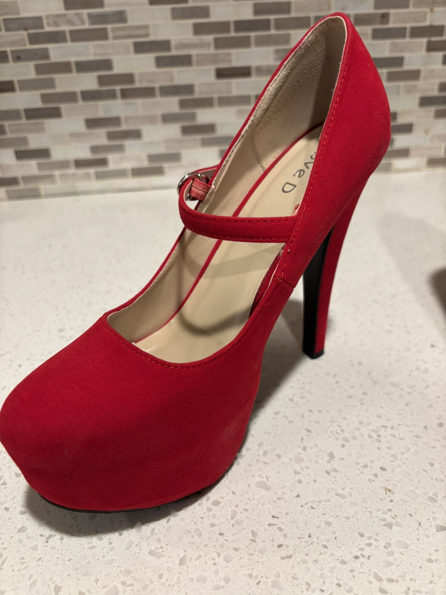 Red Heels 7 1/2 