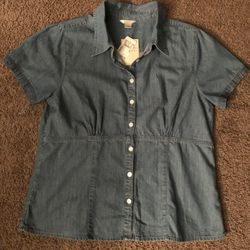 NWT Women’s Size M Denim Top