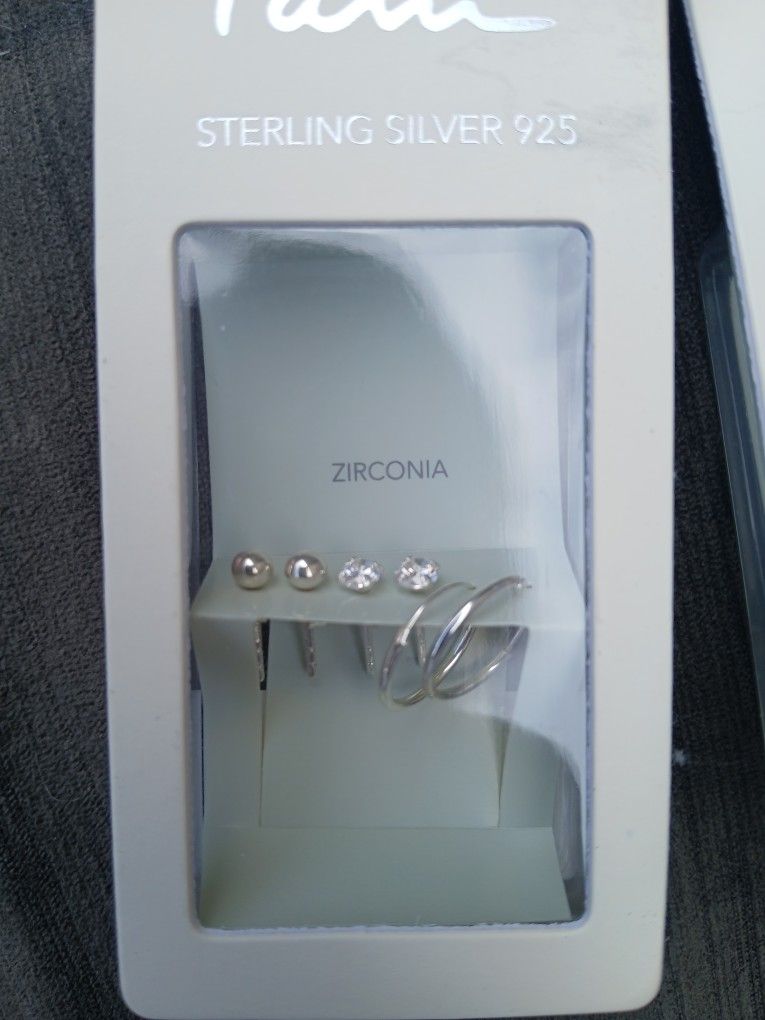 Silver Diamond Earrings 