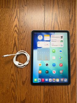 2022 iPad Air 5th Gen M1 64GB WiFi+Cellular Blue color Like New