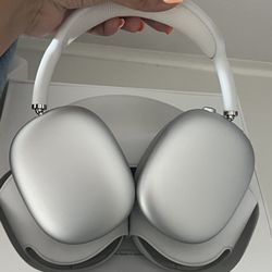 Apple AirPods Max Lightning