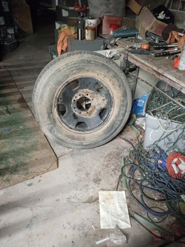 Ford 8 Lug Rim And Tire $30