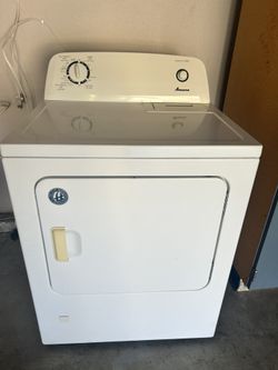 Amana Gas Dryer – Clean and Works Great