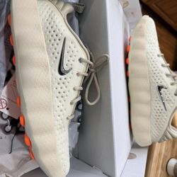 Nike Mind 002 Light Khaki