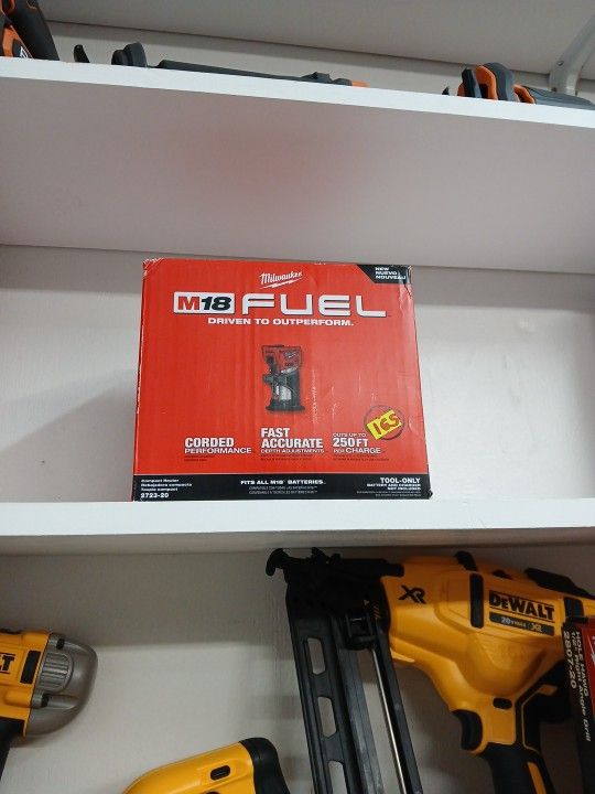Milwaukee New M18 Fuel Compact Router
