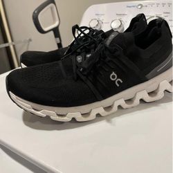 Men’s Oncloud shoes. Size 10