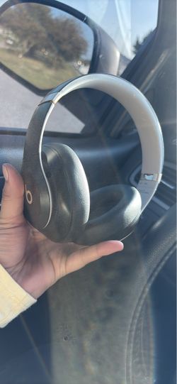 Black Apple beats