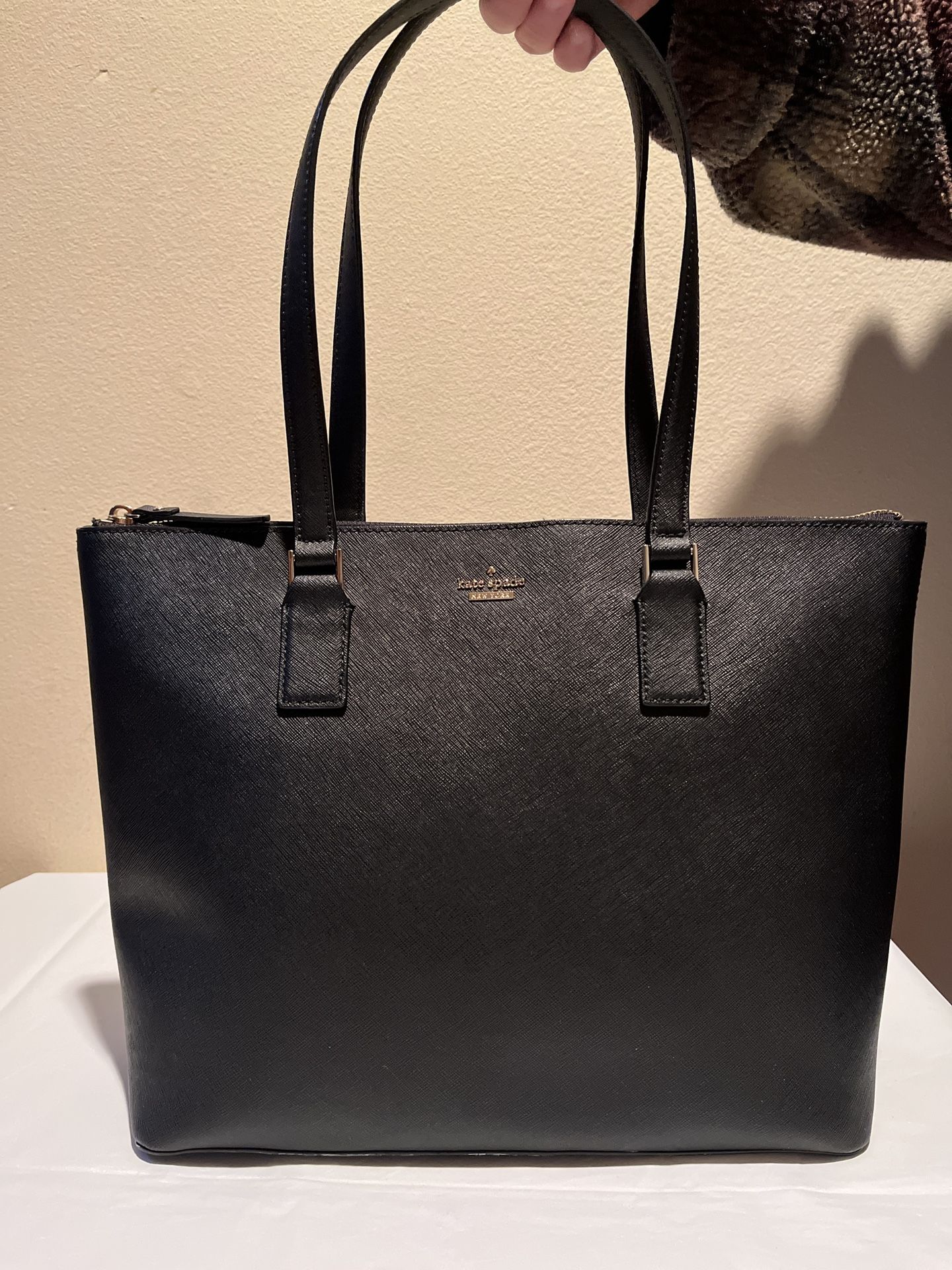 Kate Spade New York Cameron Street Lucie Tote Bag in Saffiano Leather