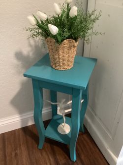 Small table/plant stand household/dorm