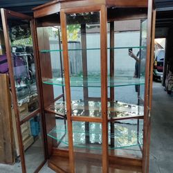 Beautiful Curio $300 ….. Delivery Available 