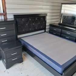 5 Piece Queen Size Bedroom Set 