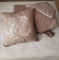 Madison Park Daybed Set - Beige