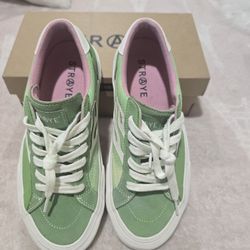 Like new LOGAN Straye Sneakers LIME GREEN FLAME Men's Size 7.5 Women's Size 9 ( reseda ca)