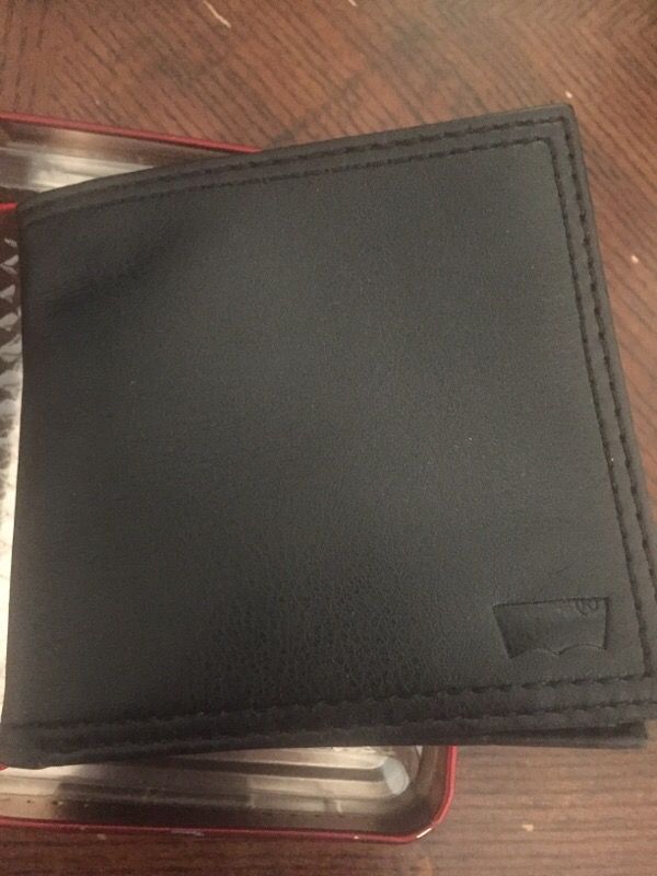 Men's Levi's wallet