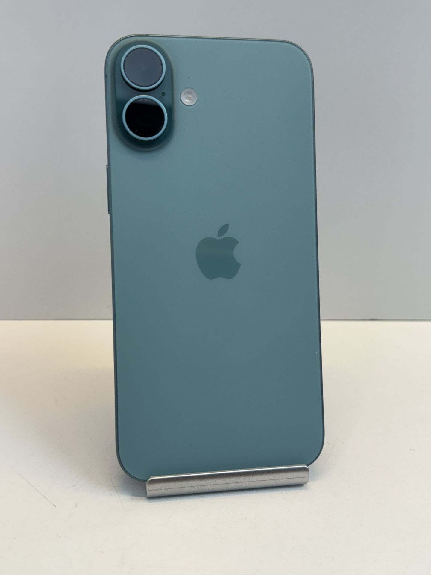 Apple iPhone 16 PLUS 128gb. ( Unlocked Cellphone )