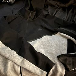 Black And Grey Nike Tech Brand New Size large 