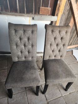 2 Gray chairs