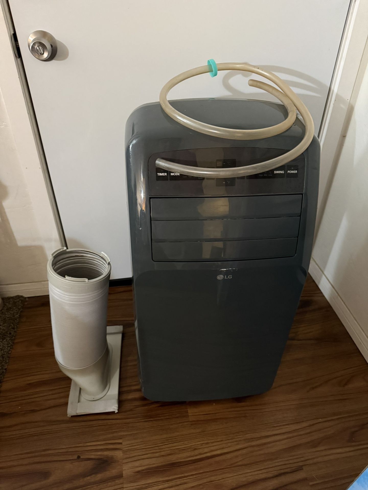 LG 12,000 BTU Portable Air Conditioner – Works Great