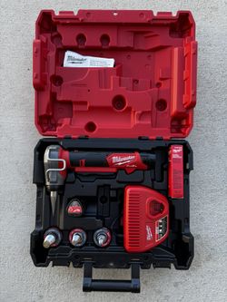M12 12-Volt Lithium-Ion Cordless ProPEX Expansion Tool Kit